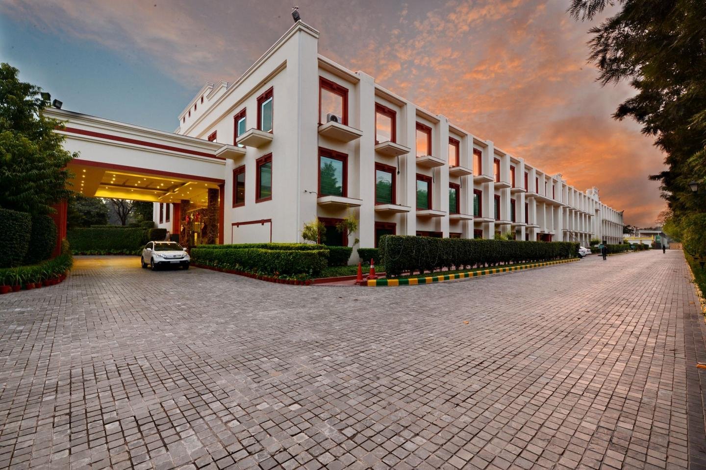 Browse the best Banquet Halls for Wedding in Delhi with best prices, photos, amenities & a...