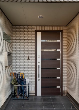 Choosing the right entrance for your BTO flat is more than a design decision. It reflects ...