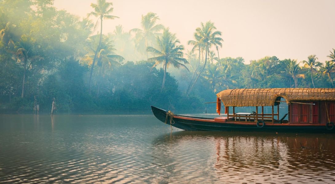 Complete travel guide to Kochi, Kerala. Discover top tourist attractions in Kochi, best ti...