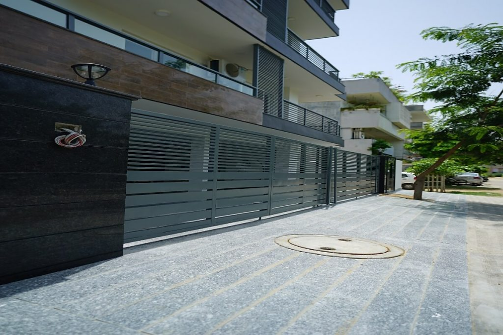 Discover hassle-free home construction in Delhi NCR tailored for NRIs and remote owners. P...