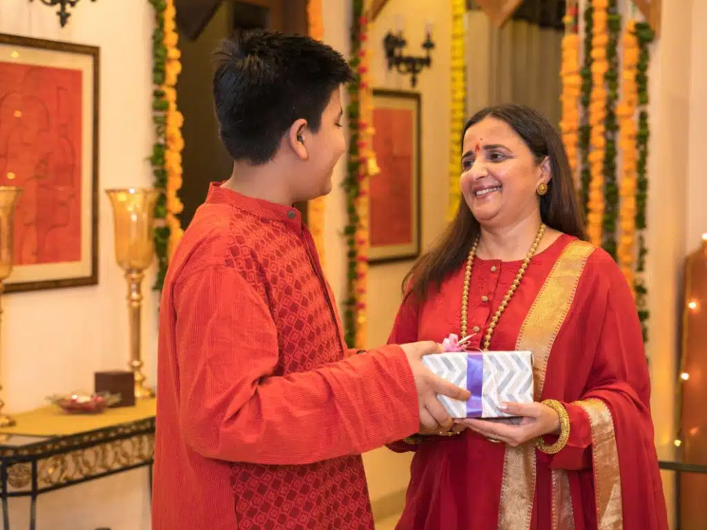 Finding the perfect present for aging parents can be challenging. This blog shares the bes...