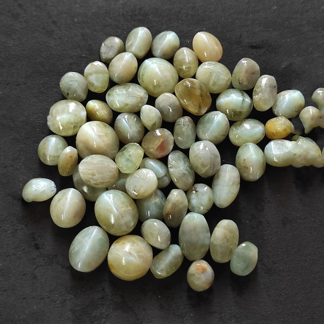 Get certified Cats Eye stone price in Delhi at Gems Wisdom. Buy natural Lehsunia at afford...