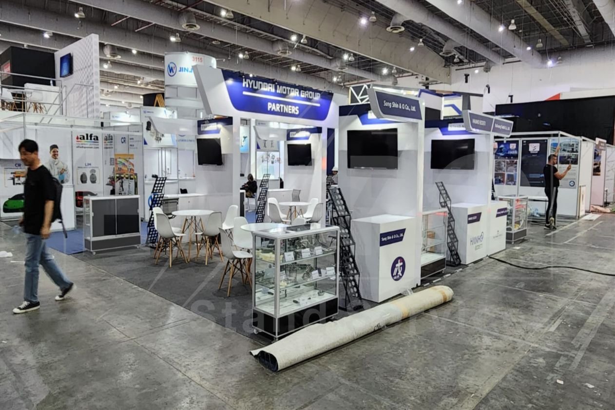 Get unbeatable trade show booth rental in Atlanta. Modern booth designs, expert builders, ...