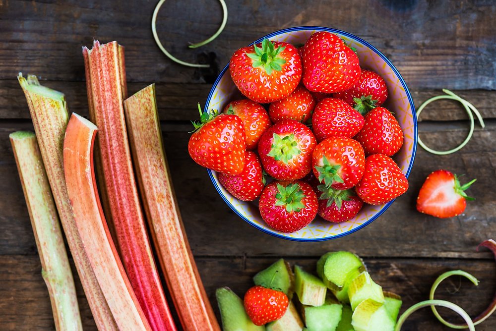 Healthy seasonal food selection guide helps you choose fresh fruits and vegetables at thei...
