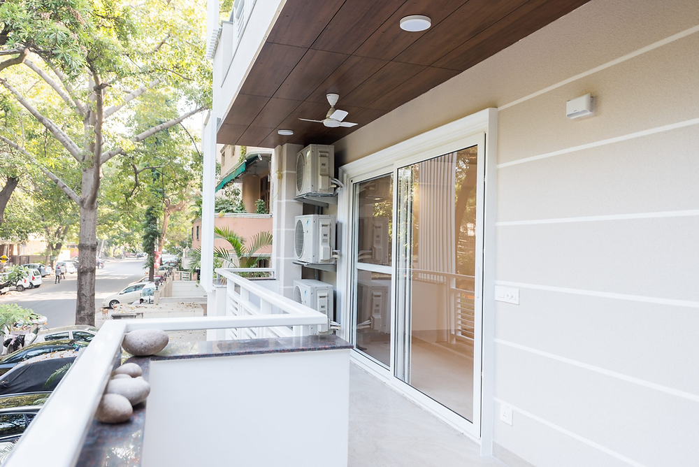 Learn how to compare the price quotes of different home builders with clear tips on specs,...