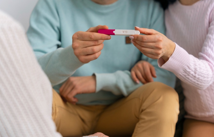 Learn in Hindi about various fertility treatment options, procedures, and success rates. D...