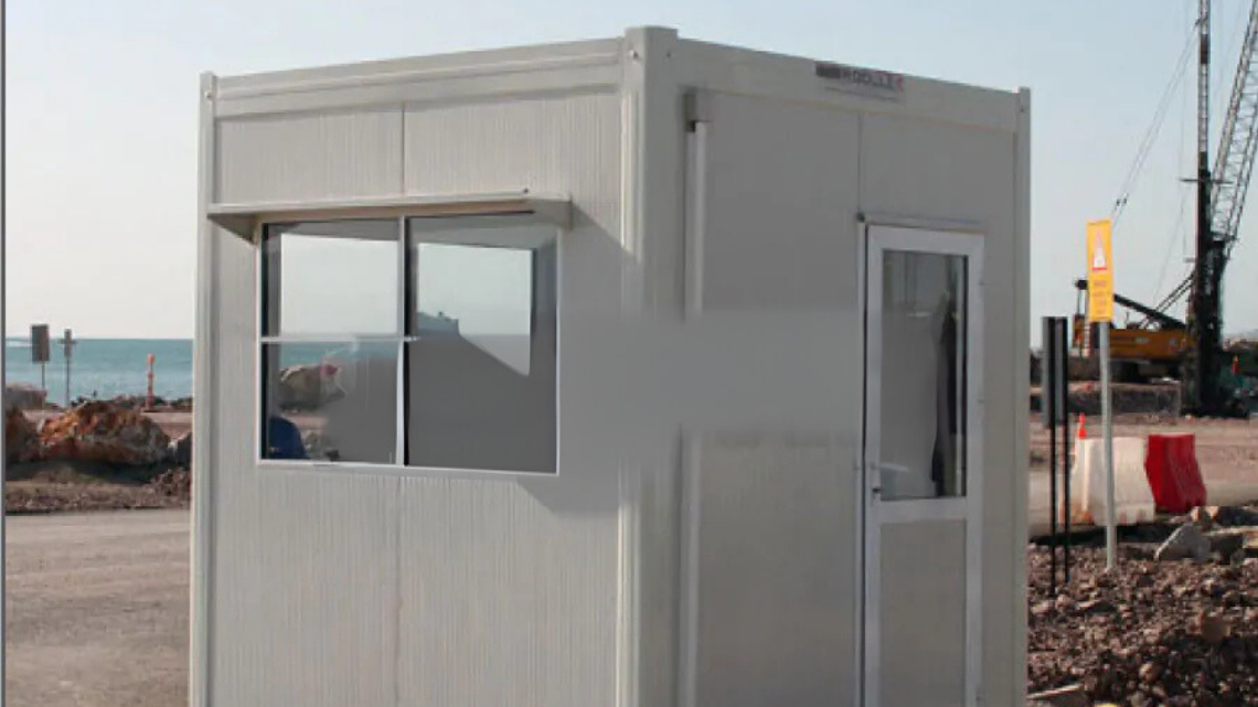 Protect your assets with a modern guard room cabin. Made from weather-resistant aluminium,...
