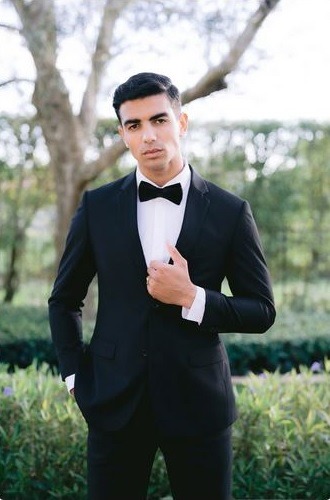 Shopping for a wedding tuxedo in Coral Gables? My Grooms Room helps you compare tuxedo vs ...